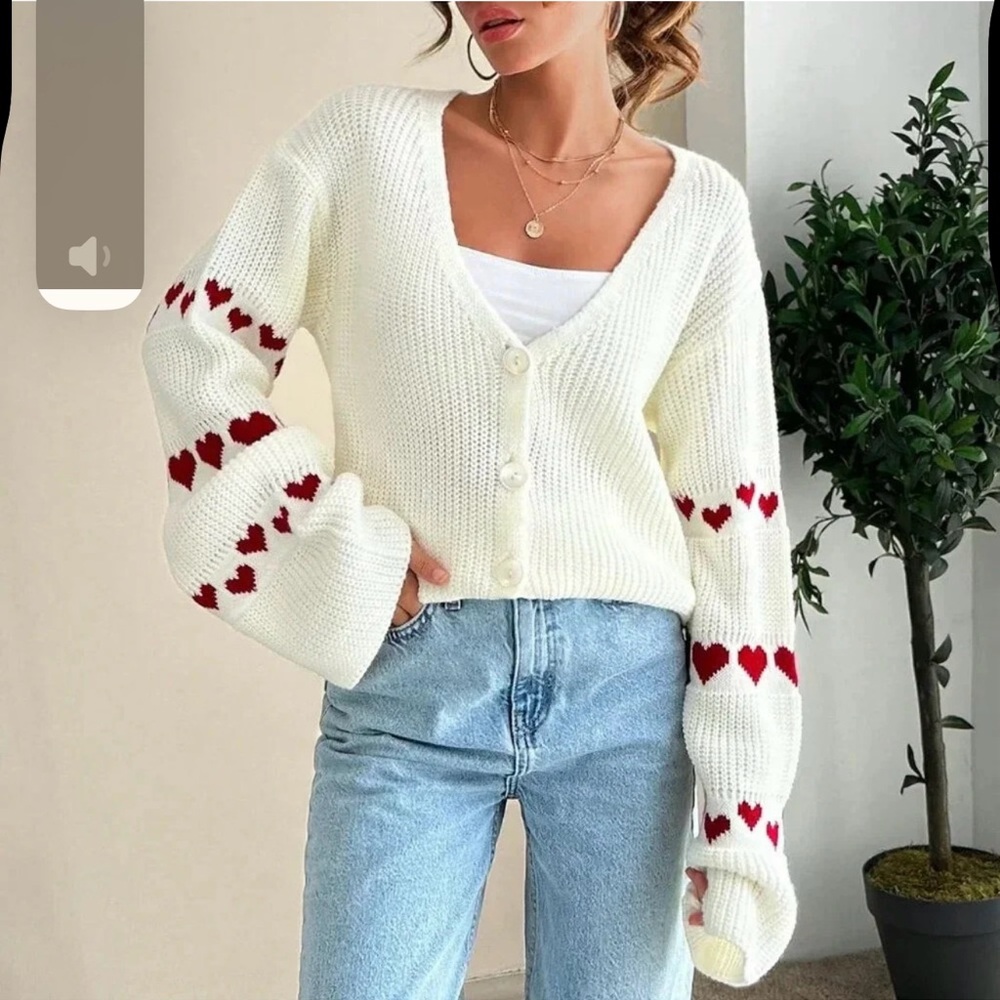 White Casual Women's Knitwear Cardigan With Heart Pattern On Sleeves